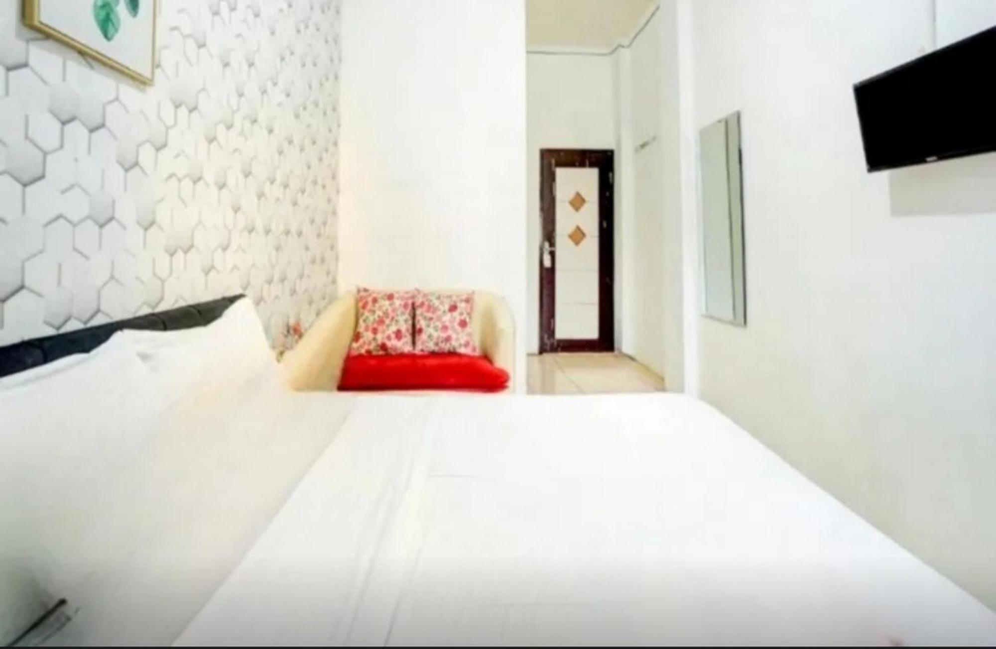 Reddoorz Near Plaza Araya Malang Hotell Blimbing  Eksteriør bilde